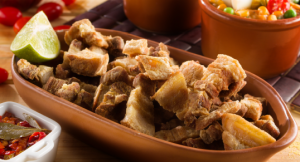 Aprenda a fazer uma receita de torresmo que fica pronto em apenas 10 minutinhos. É um torresmo muito rápido para fazer à qualquer hora do dia. Fica uma delicia! Torresmo Pronto em 10 Minutos