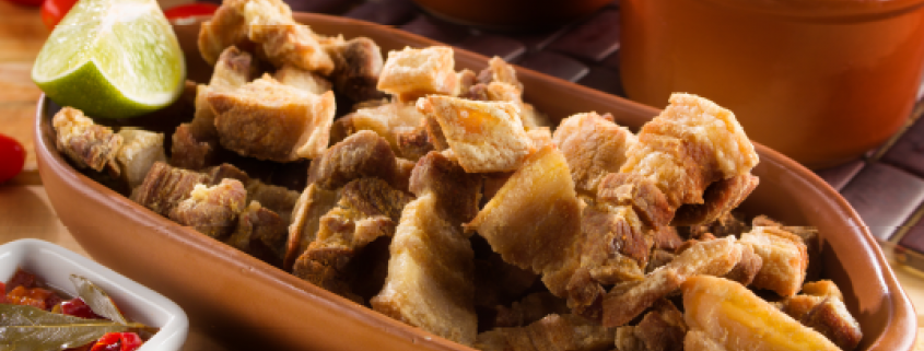 Aprenda a fazer uma receita de torresmo que fica pronto em apenas 10 minutinhos. É um torresmo muito rápido para fazer à qualquer hora do dia. Fica uma delicia! Torresmo Pronto em 10 Minutos